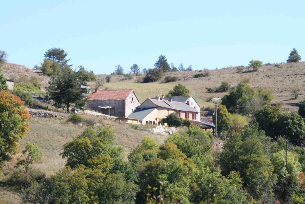 Gite A La Ferme Dans Les Gorges Du Tarn Vila Ispagnac Exterior foto